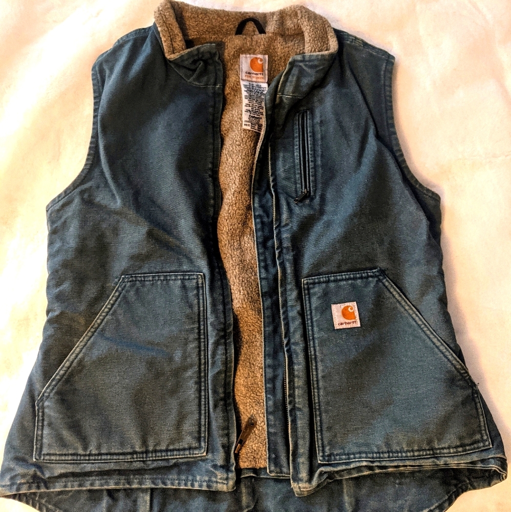 Woman's carhartt insulated vest